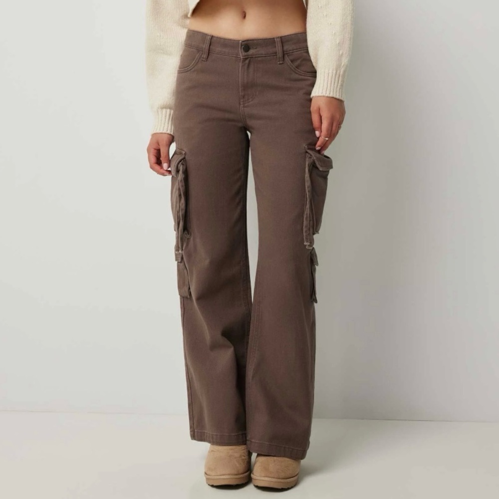 Ardene Low Rise Wide Leg Cargo Jeans